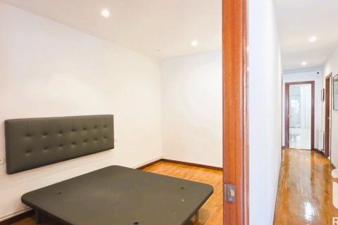 Ático de 3 dormitorios en venta en Barcelona, Cataluña, Spain № 8399 - foto 14