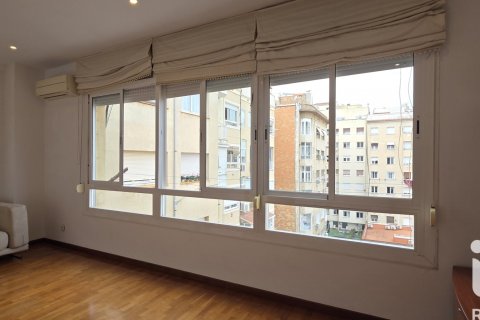 Ático de 3 dormitorios en venta en Barcelona, Cataluña, Spain № 8399 - foto 20