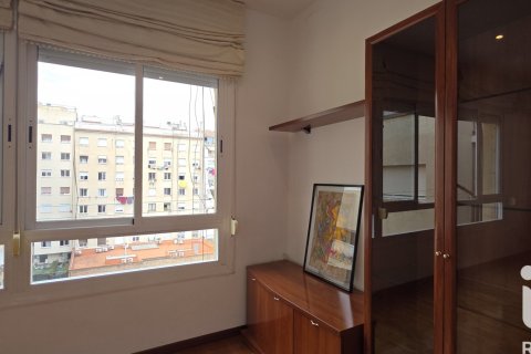 Ático de 3 dormitorios en venta en Barcelona, Cataluña, Spain № 8399 - foto 26