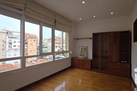 Ático de 3 dormitorios en venta en Barcelona, Cataluña, Spain № 8399 - foto 21