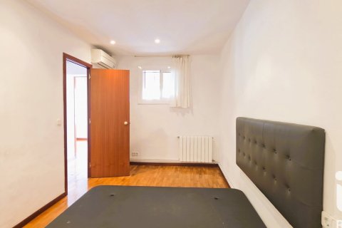 Ático de 3 dormitorios en venta en Barcelona, Cataluña, Spain № 8399 - foto 15