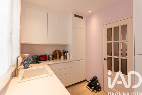 Dúplex de 2 dormitorios en venta en Sitges, Barcelona, Cataluña, Spain № 8404 - foto 17