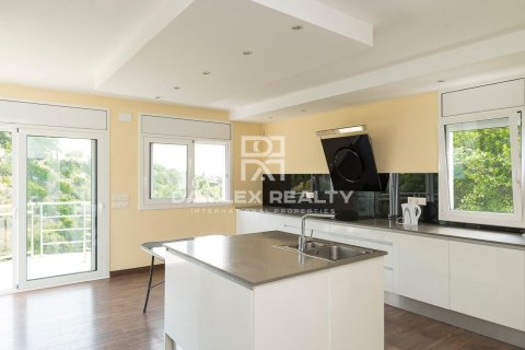 Villa de 5 dormitorios en venta en Castell-Platja d'Aro, Gerona, Cataluña, Spain № 2389 - foto 8