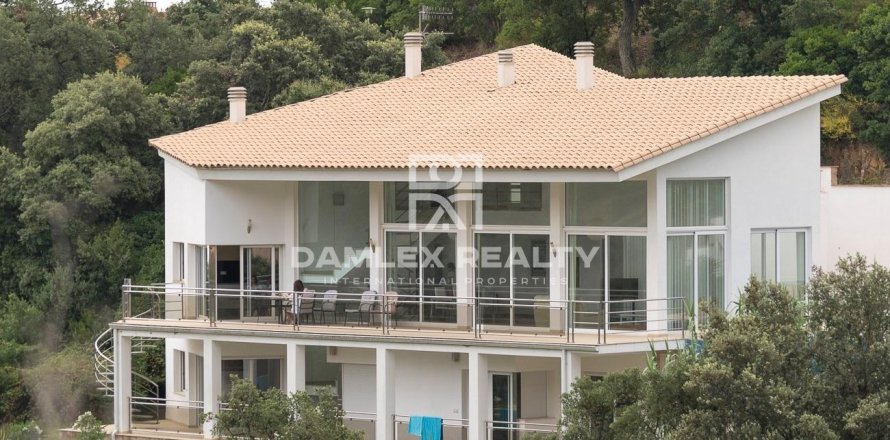 Villa de 5 dormitorios en venta en Castell-Platja d'Aro, Gerona, Cataluña, Spain № 2389
