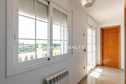 Сasa de 5 dormitorios en venta en Lloret de Mar, Gerona, Cataluña, Spain № 2390 - foto 25