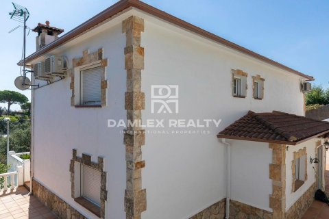 Сasa de 5 dormitorios en venta en Lloret de Mar, Gerona, Cataluña, Spain № 2390 - foto 9