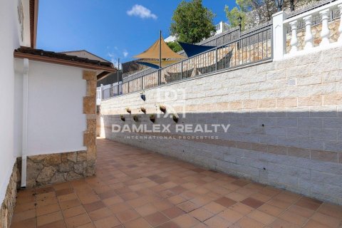 Сasa de 5 dormitorios en venta en Lloret de Mar, Gerona, Cataluña, Spain № 2390 - foto 10