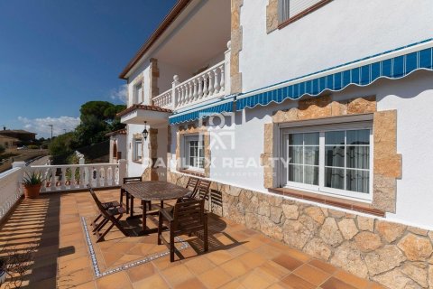 Сasa de 5 dormitorios en venta en Lloret de Mar, Gerona, Cataluña, Spain № 2390 - foto 6