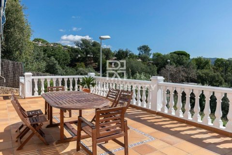 Сasa de 5 dormitorios en venta en Lloret de Mar, Gerona, Cataluña, Spain № 2390 - foto 11
