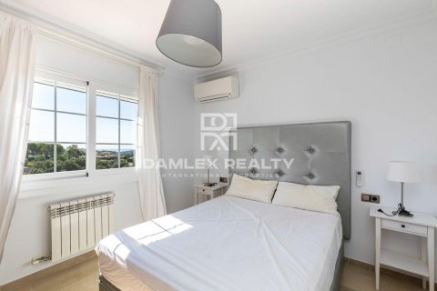 Сasa de 5 dormitorios en venta en Lloret de Mar, Gerona, Cataluña, Spain № 2390 - foto 28