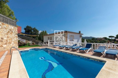 Сasa de 5 dormitorios en venta en Lloret de Mar, Gerona, Cataluña, Spain № 2390 - foto 5