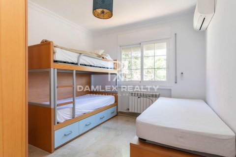 Сasa de 5 dormitorios en venta en Lloret de Mar, Gerona, Cataluña, Spain № 2390 - foto 23
