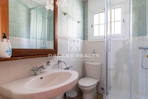 Сasa de 5 dormitorios en venta en Lloret de Mar, Gerona, Cataluña, Spain № 2390 - foto 24
