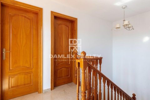 Сasa de 5 dormitorios en venta en Lloret de Mar, Gerona, Cataluña, Spain № 2390 - foto 27