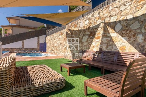 Сasa de 5 dormitorios en venta en Lloret de Mar, Gerona, Cataluña, Spain № 2390 - foto 7