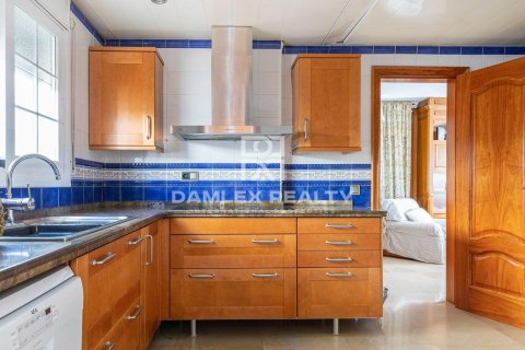 Сasa de 5 dormitorios en venta en Lloret de Mar, Gerona, Cataluña, Spain № 2390 - foto 21