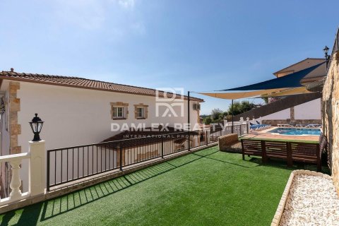 Сasa de 5 dormitorios en venta en Lloret de Mar, Gerona, Cataluña, Spain № 2390 - foto 8