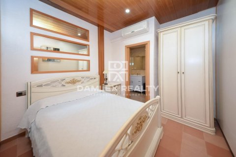 Сasa de 5 dormitorios en venta en Lloret de Mar, Gerona, Cataluña, Spain № 2392 - foto 12