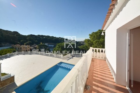 Сasa de 5 dormitorios en venta en Lloret de Mar, Gerona, Cataluña, Spain № 2392 - foto 4