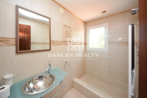 Сasa de 5 dormitorios en venta en Lloret de Mar, Gerona, Cataluña, Spain № 2392 - foto 19