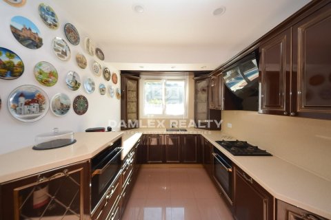 Сasa de 5 dormitorios en venta en Lloret de Mar, Gerona, Cataluña, Spain № 2392 - foto 20