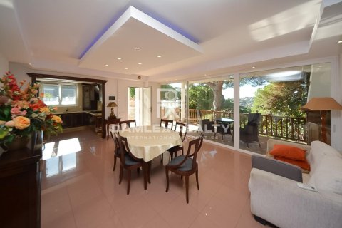 Сasa de 5 dormitorios en venta en Lloret de Mar, Gerona, Cataluña, Spain № 2392 - foto 22