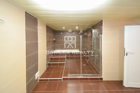 Сasa de 5 dormitorios en venta en Lloret de Mar, Gerona, Cataluña, Spain № 2392 - foto 25