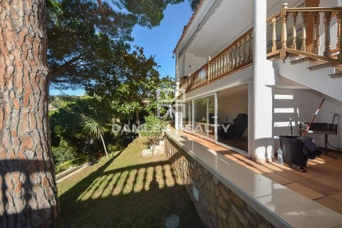 Сasa de 5 dormitorios en venta en Lloret de Mar, Gerona, Cataluña, Spain № 2392 - foto 5