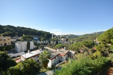 Сasa de 5 dormitorios en venta en Lloret de Mar, Gerona, Cataluña, Spain № 2392 - foto 23