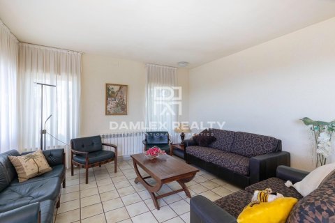 Сasa de 7 dormitorios en venta en Lloret de Mar, Gerona, Cataluña, Spain № 2391 - foto 6