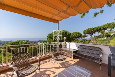 Сasa de 7 dormitorios en venta en Lloret de Mar, Gerona, Cataluña, Spain № 2391 - foto 10