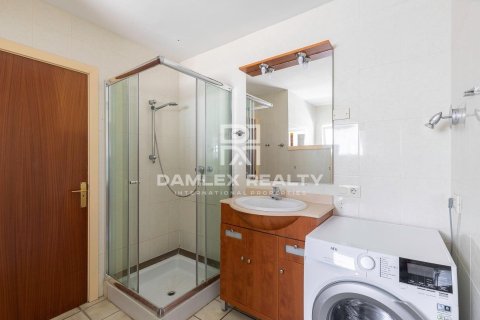 Сasa de 7 dormitorios en venta en Lloret de Mar, Gerona, Cataluña, Spain № 2391 - foto 24