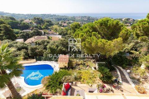 Сasa de 7 dormitorios en venta en Lloret de Mar, Gerona, Cataluña, Spain № 2391 - foto 2