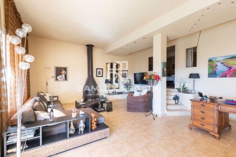 Сasa de 7 dormitorios en venta en Lloret de Mar, Gerona, Cataluña, Spain № 2391 - foto 29