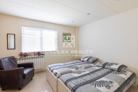 Сasa de 7 dormitorios en venta en Lloret de Mar, Gerona, Cataluña, Spain № 2391 - foto 21