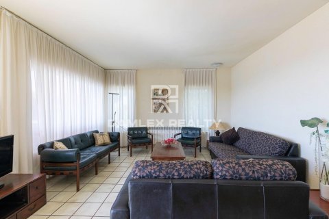 Сasa de 7 dormitorios en venta en Lloret de Mar, Gerona, Cataluña, Spain № 2391 - foto 5