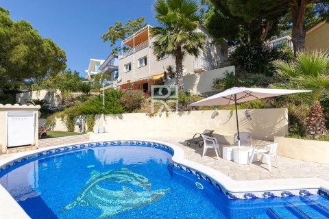 Сasa de 7 dormitorios en venta en Lloret de Mar, Gerona, Cataluña, Spain № 2391