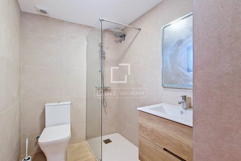 Villa de 3 dormitorios en venta en Vilanova i la Geltrú, Barcelona, Cataluña, Spain № 8491 - foto 9