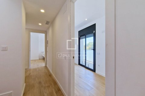 Villa de 3 dormitorios en venta en Vilanova i la Geltrú, Barcelona, Cataluña, Spain № 8491 - foto 17