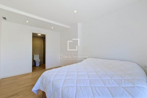 Villa de 3 dormitorios en venta en Vilanova i la Geltrú, Barcelona, Cataluña, Spain № 8491 - foto 24
