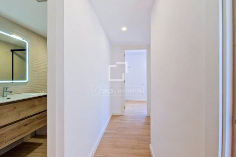 Villa de 3 dormitorios en venta en Vilanova i la Geltrú, Barcelona, Cataluña, Spain № 8491 - foto 30