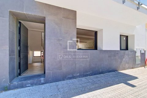 Villa de 3 dormitorios en venta en Vilanova i la Geltrú, Barcelona, Cataluña, Spain № 8491 - foto 4