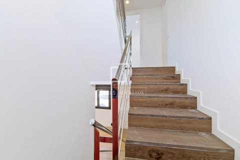 Villa de 3 dormitorios en venta en Vilanova i la Geltrú, Barcelona, Cataluña, Spain № 8491 - foto 16