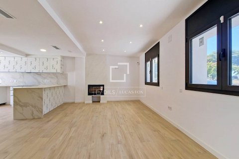 Villa de 3 dormitorios en venta en Vilanova i la Geltrú, Barcelona, Cataluña, Spain № 8491 - foto 6