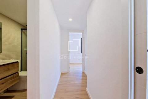 Villa de 3 dormitorios en venta en Vilanova i la Geltrú, Barcelona, Cataluña, Spain № 8491 - foto 22