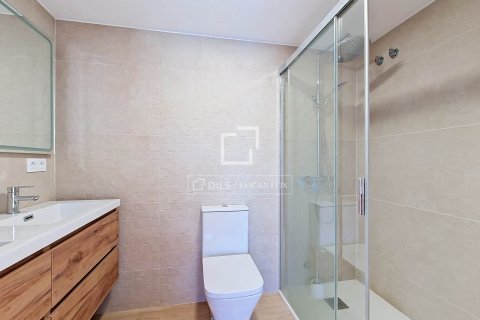 Villa de 3 dormitorios en venta en Vilanova i la Geltrú, Barcelona, Cataluña, Spain № 8491 - foto 25