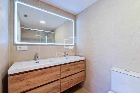 Villa de 3 dormitorios en venta en Vilanova i la Geltrú, Barcelona, Cataluña, Spain № 8491 - foto 27