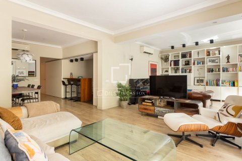 Apartamento de 3 dormitorios en venta en Barcelona, Cataluña, Spain № 8494 - foto 11