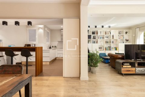 Apartamento de 3 dormitorios en venta en Barcelona, Cataluña, Spain № 8494 - foto 12