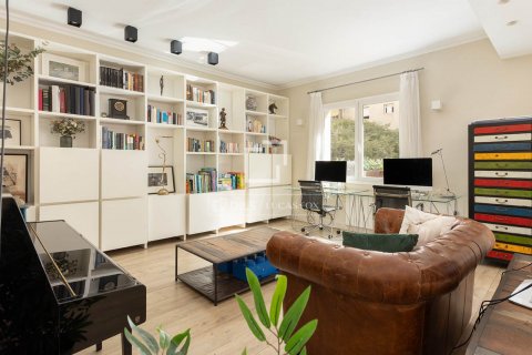 Apartamento de 3 dormitorios en venta en Barcelona, Cataluña, Spain № 8494 - foto 9